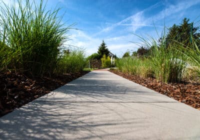 Aménagement extérieur avec acier Corten- Chemin